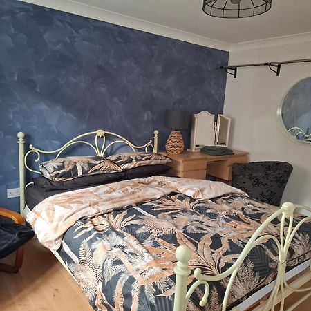 Driftmark Beachfront Location Aberavon Beach Sea Views Large Driveway Parking Private Site Fibre Optic Wi Fi Port Talbot Dış mekan fotoğraf
