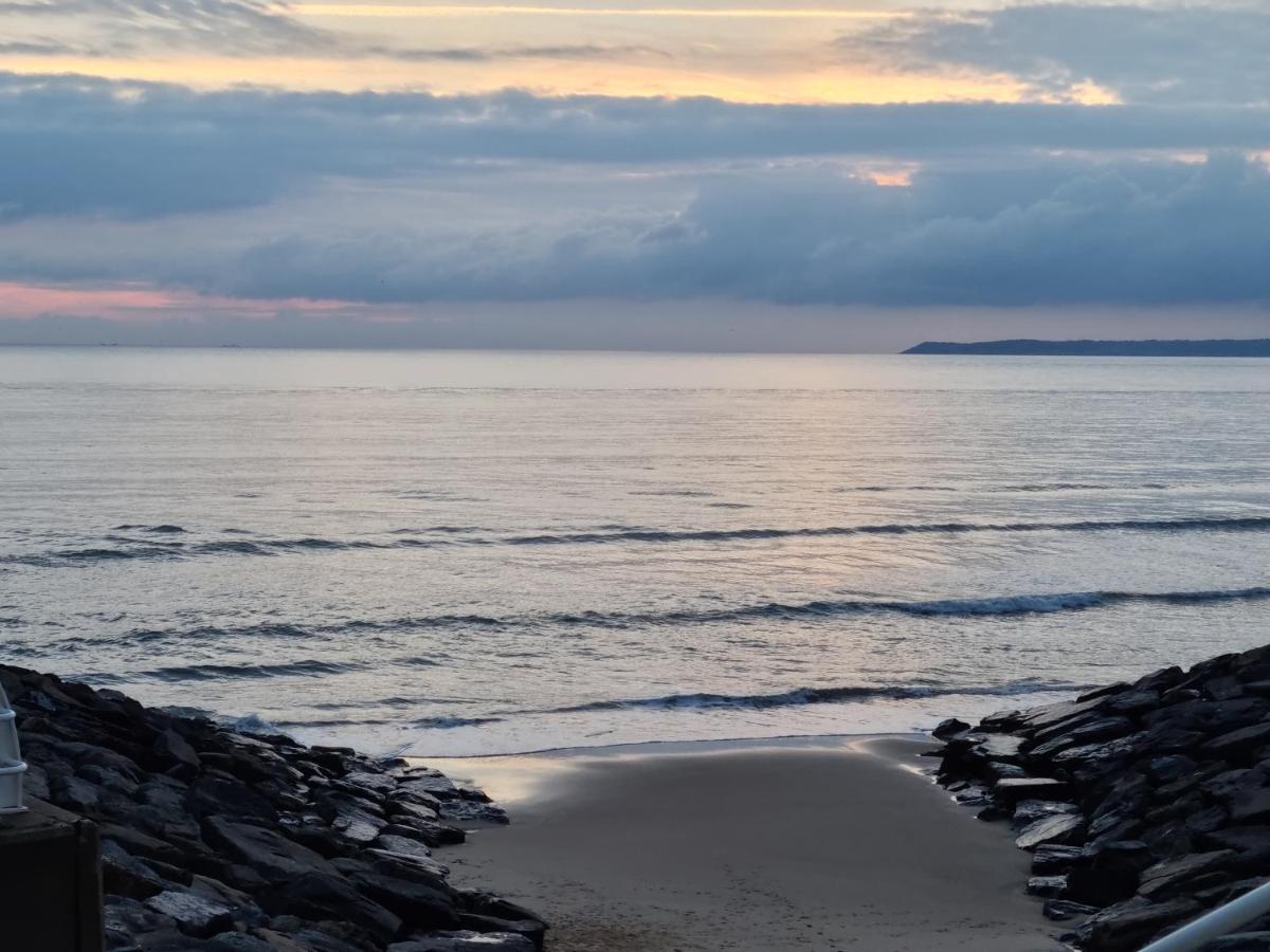 Driftmark Beachfront Location Aberavon Beach Sea Views Large Driveway Parking Private Site Fibre Optic Wi Fi Port Talbot Dış mekan fotoğraf
