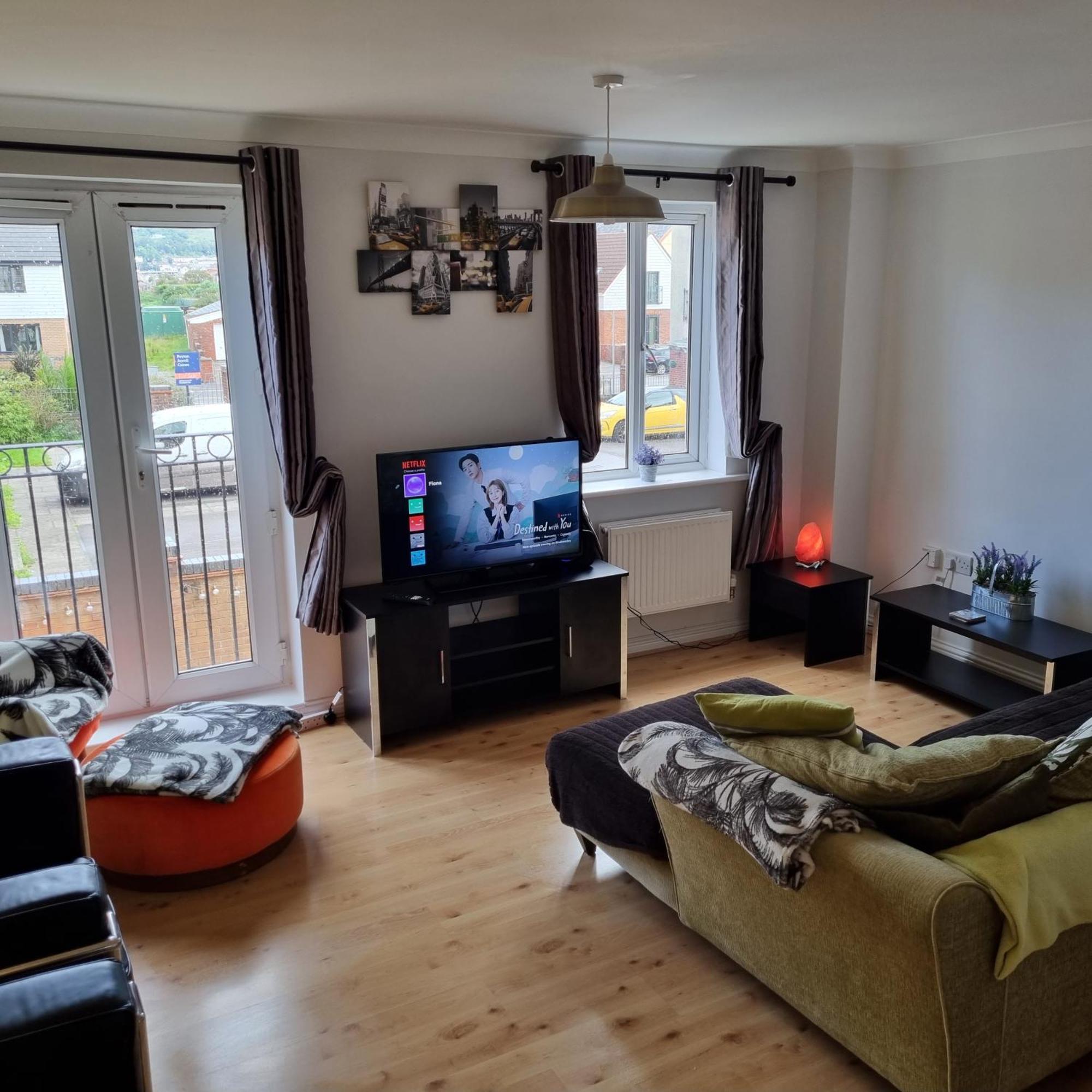 Driftmark Beachfront Location Aberavon Beach Sea Views Large Driveway Parking Private Site Fibre Optic Wi Fi Port Talbot Dış mekan fotoğraf